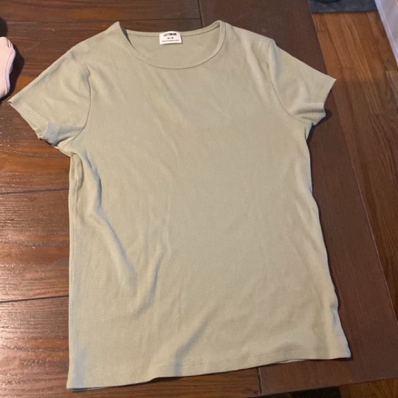 Cotton on, Hand M, and Shein women’s baby tees - Picture 11 of 12